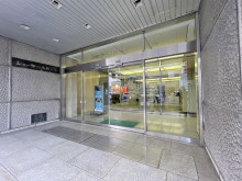 オフィスビル出入口