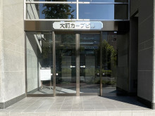 オフィスビル出入口
