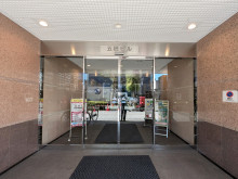 オフィスビル出入口