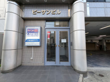 オフィスビル出入口