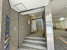 オフィスビル出入口