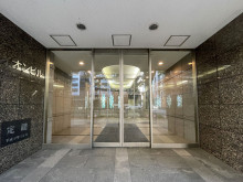 オフィスビル出入口