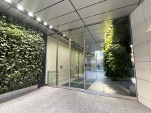 オフィスビル出入口