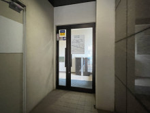 オフィスビル出入口