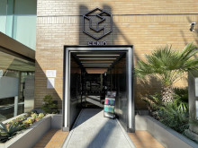 オフィスビル出入口