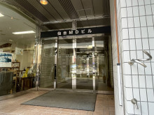 オフィスビル出入口