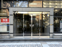 オフィスビル出入口