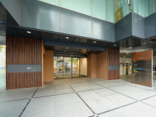 オフィスビル出入口