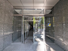 オフィスビル出入口