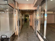 オフィスビル出入口