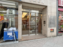 オフィスビル出入口