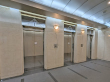 エレベーター(3基)