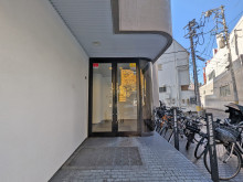 オフィスビル出入口