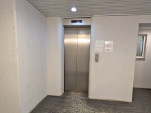 エレベーター(1基)