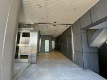 オフィスビル出入口