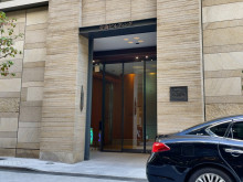 オフィスビル出入口