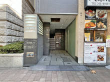 オフィスビル出入口