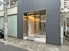 オフィスビル出入口