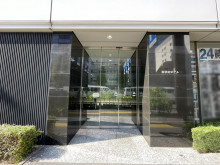 オフィスビル出入口