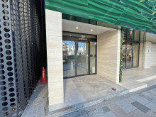 オフィスビル出入口