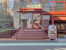 オフィスビル出入口