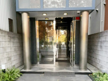 オフィスビル出入口