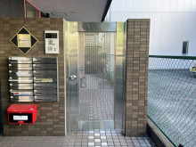 オフィスビル出入口