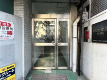 オフィスビル出入口