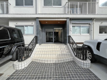 オフィスビル出入口