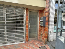 オフィスビル出入口