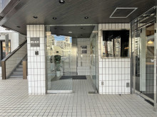 オフィスビル出入口