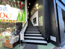 オフィスビル出入口