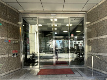 オフィスビル出入口