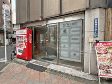 オフィスビル出入口