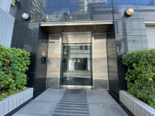 オフィスビル出入口