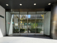 オフィスビル出入口