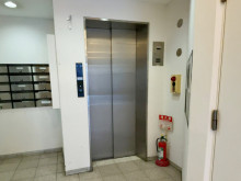 エレベーター(1基)