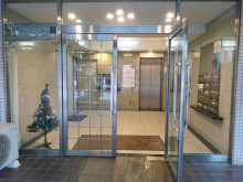 オフィスビル出入口