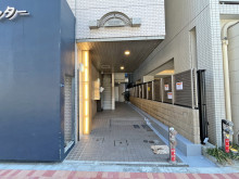 オフィスビル出入口