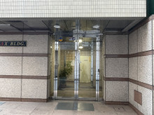 オフィスビル出入口