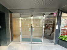 オフィスビル出入口