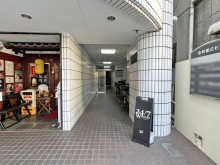 オフィスビル出入口