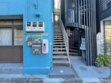 オフィスビル出入口