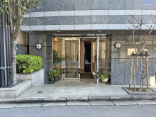 オフィスビル出入口