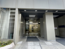 オフィスビル出入口