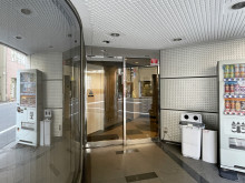 オフィスビル出入口