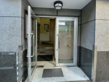 オフィスビル出入口