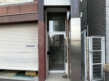 オフィスビル出入口