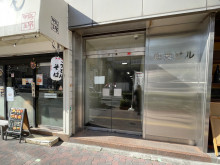 オフィスビル出入口