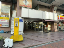 オフィスビル出入口